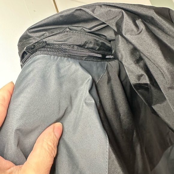 Men’s Coat - Picture 8 of 9